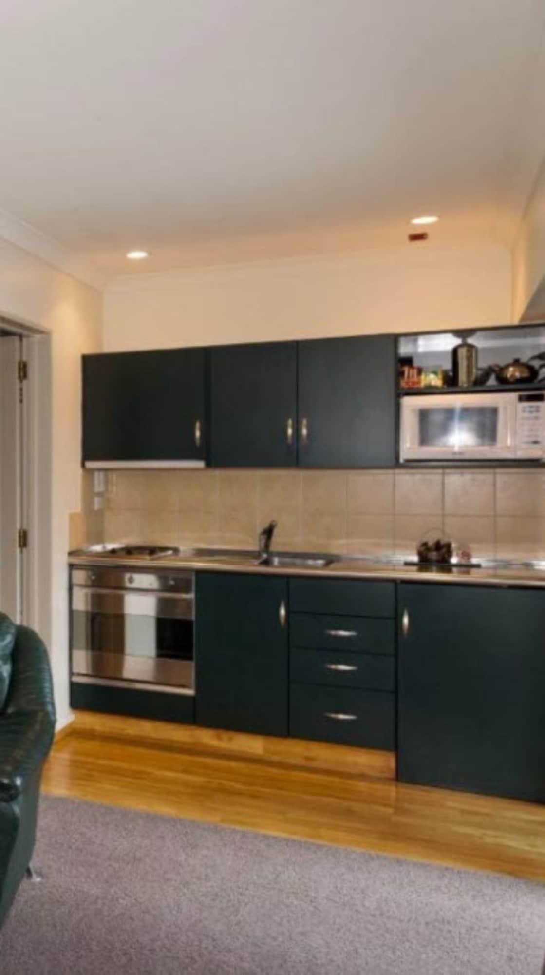 כרייסטצ'רץ' Colombo In The City מראה חיצוני תמונה A typical kitchen