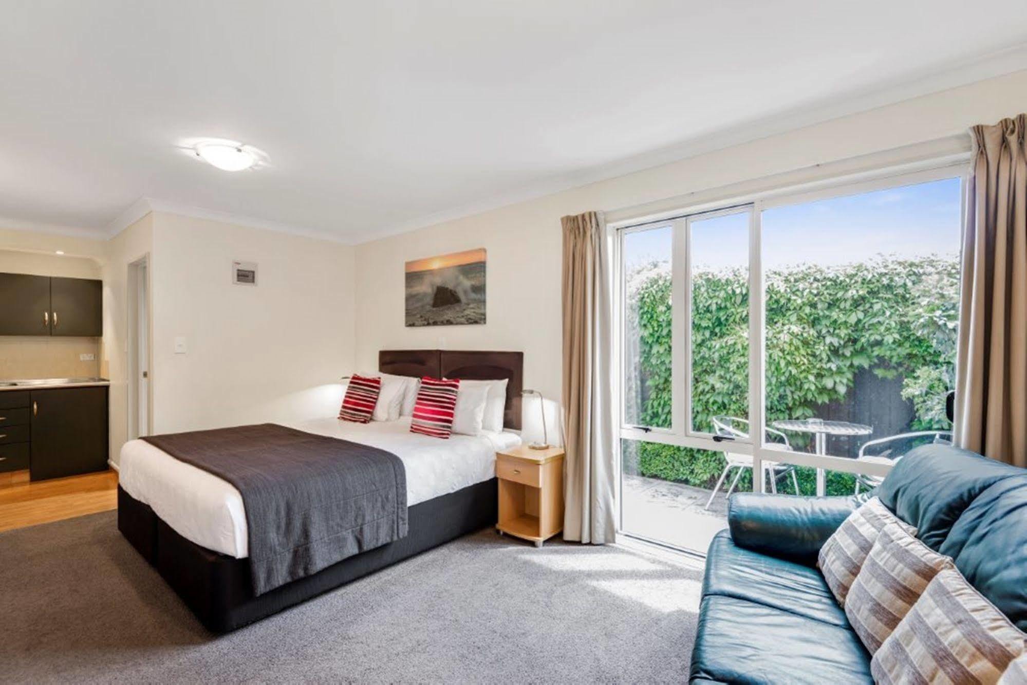 כרייסטצ'רץ' Colombo In The City מראה חיצוני תמונה A typical studio apartment